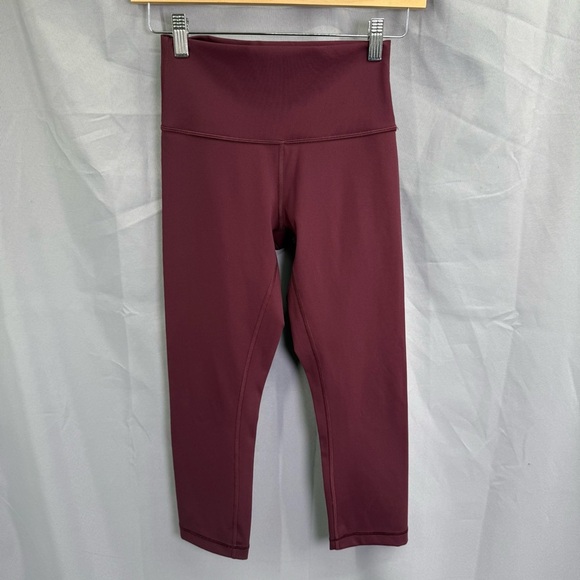Lululemon Wunder Under Crop (Hi-Rise) (Full-On Luxtreme 21")
Dark Adobe size 4 - Picture 1 of 6